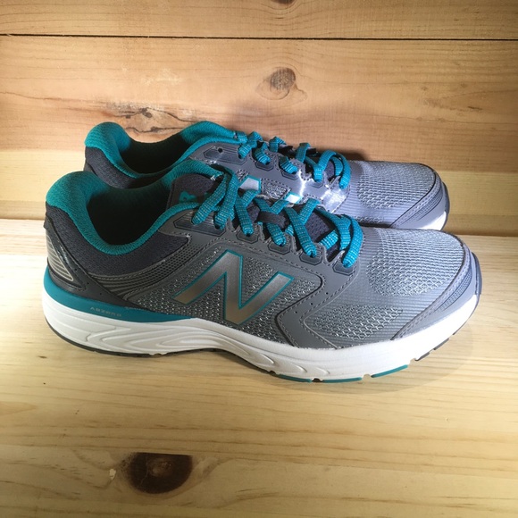 womens new balance 560v7